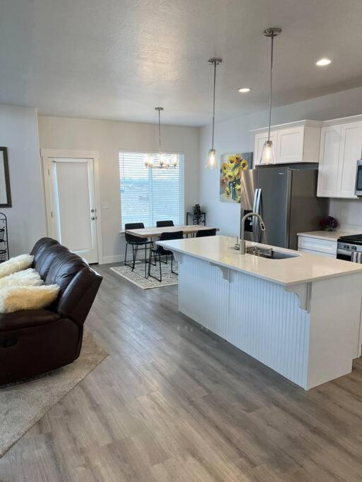 Brand New 3-Beds Stylish Entire House At Lehi Exterior foto