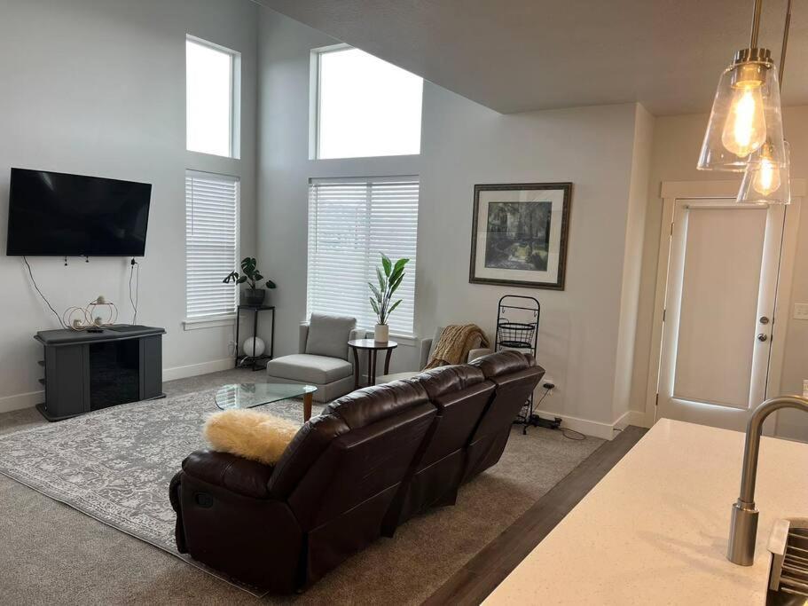 Brand New 3-Beds Stylish Entire House At Lehi Exterior foto